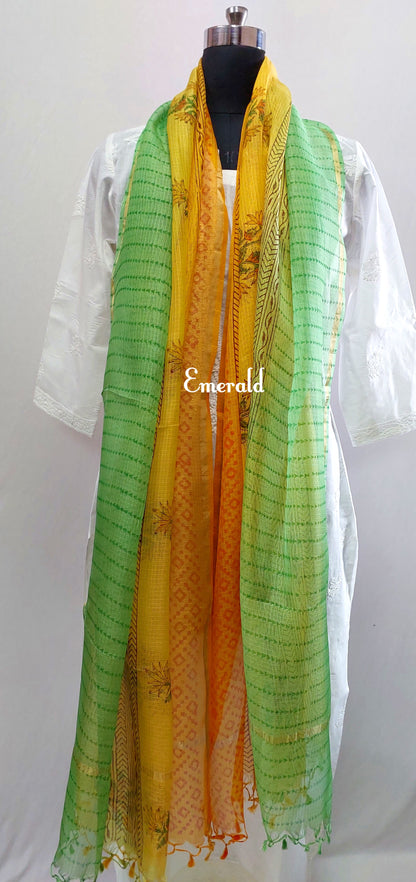 A beautiful, super light weight, hand printed kota silk Dupatta. Shaded orange and green with hand printed floral designs. Has a beautiful thin golden border, makes it a great accessory for occasion wear.
Dupatta length-2.5m
Dupatta width-35.5in
Wash care- Dry Clean only.