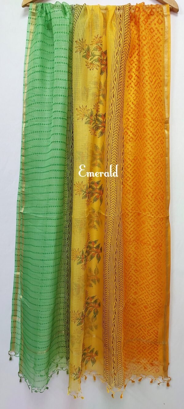 A beautiful, super light weight, hand printed kota silk Dupatta. Shaded orange and green with hand printed floral designs. Has a beautiful thin golden border, makes it a great accessory for occasion wear.
Dupatta length-2.5m
Dupatta width-35.5in
Wash care- Dry Clean only.