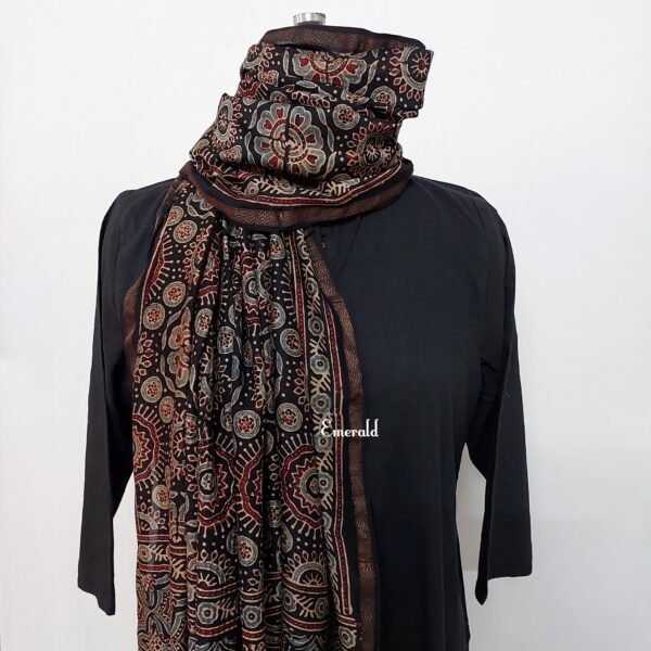 Maheshwari Ajrakh Dupatta - Image 3