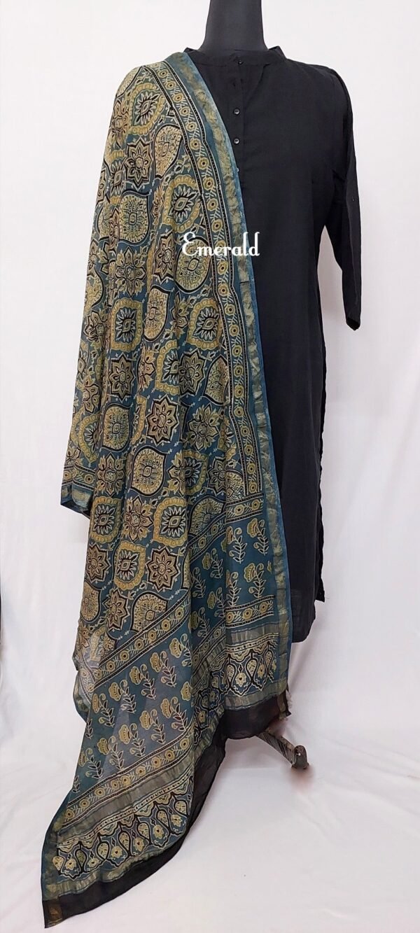 Maheshwari Ajrakh Dupatta - Image 3